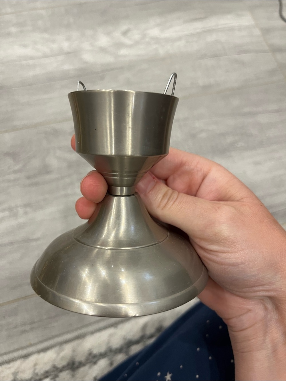 Metal Double-Sided Holder - Silver Toned